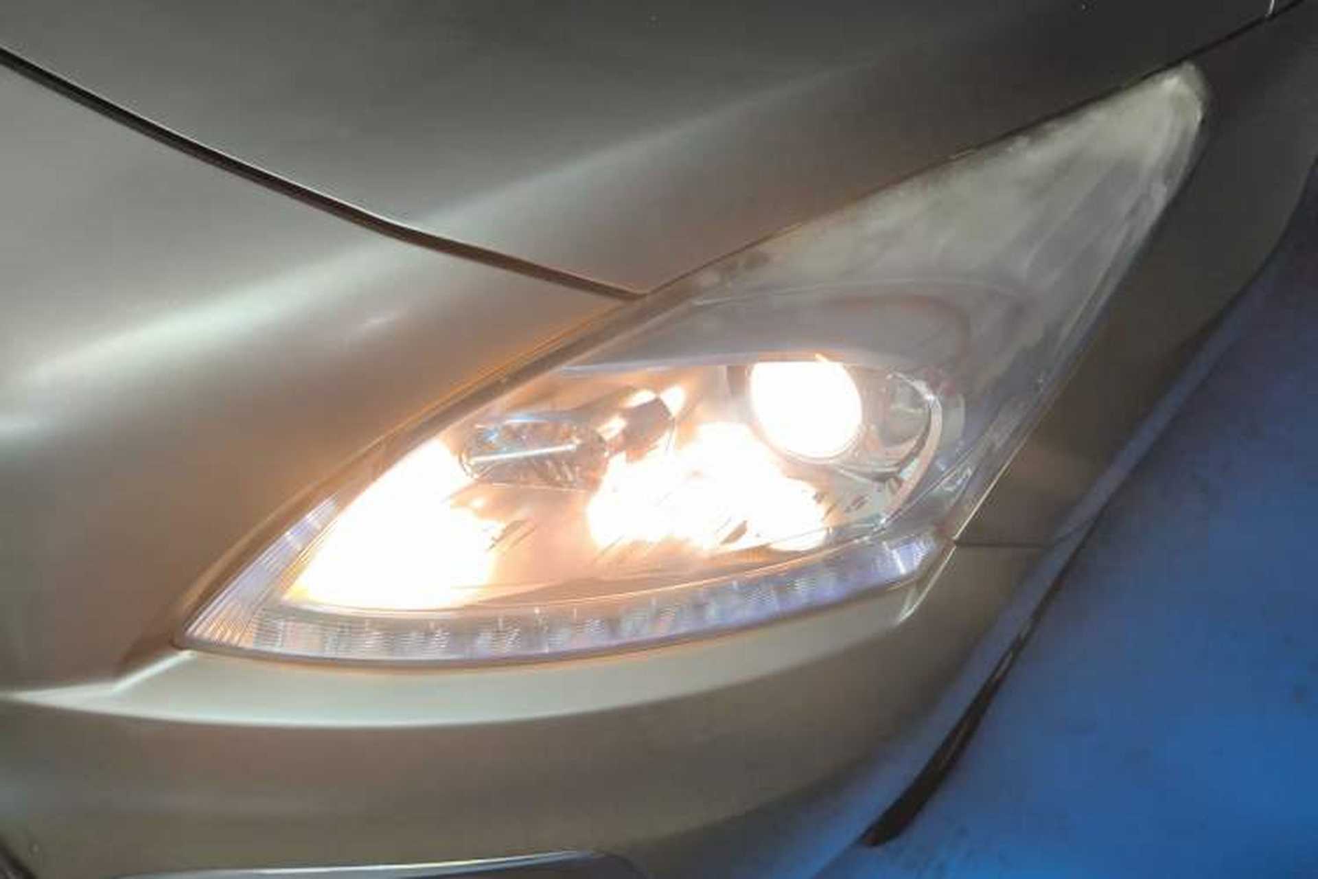 Used Peugeot 3008 2015 2.0L Automatic Trend Edition Left Front Headlight