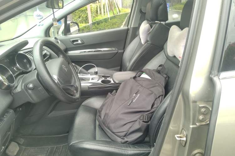 Used Peugeot 3008 2015 2.0L Automatic Classic Edition Left Front Seat