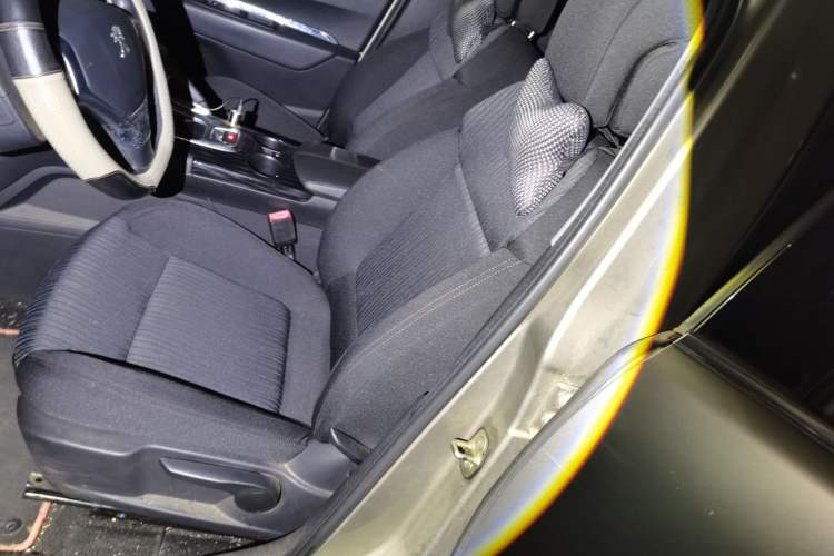 Used Peugeot 3008 2015 2.0L Automatic Classic Edition Left Front Seat