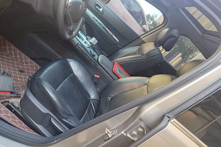 Used Peugeot 3008 2015 1.6THP Automatic Classic Edition Left Front Seat