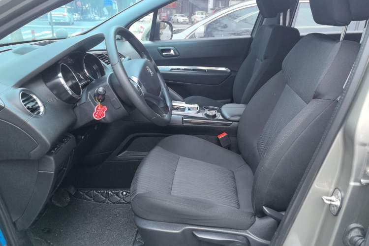 Used Peugeot 3008 2015 1.6THP Automatic Classic Edition Left Front Seat