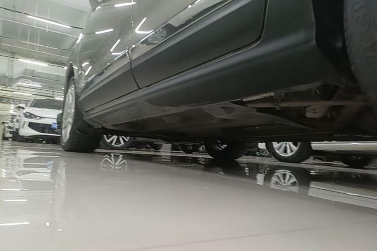 Used Peugeot 3008 2015 1.6THP Automatic Classic Edition Left Side Sill