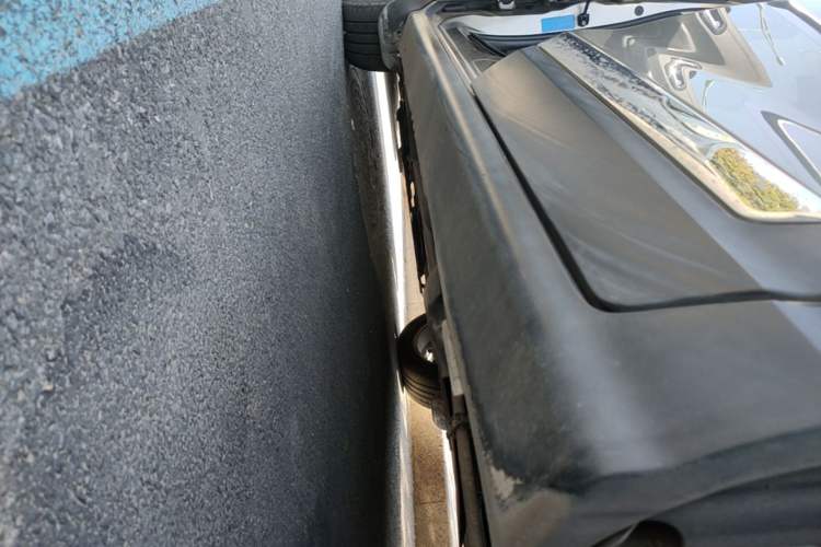 Used Peugeot 3008 2015 1.6THP Automatic Prestige Edition Left Side Sill