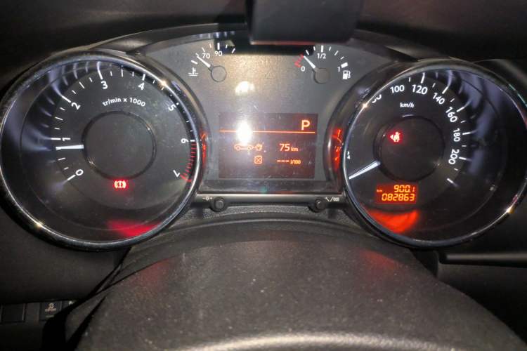 Used Peugeot 3008 2015 2.0L Automatic Trend Edition Odometer Close Up