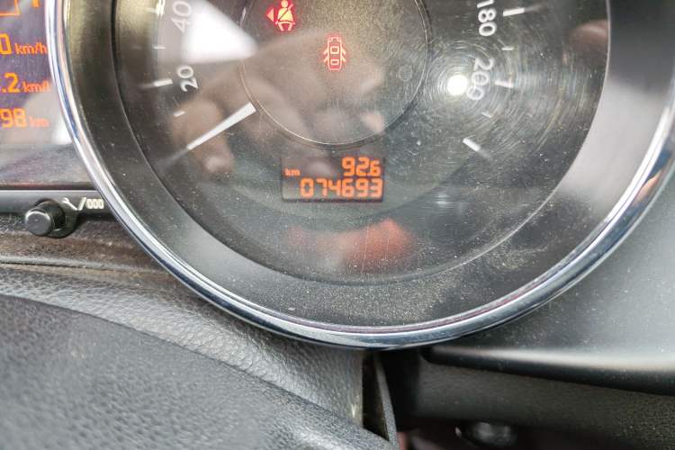 Used Peugeot 3008 2015 2.0L Automatic Trend Edition Odometer Close Up