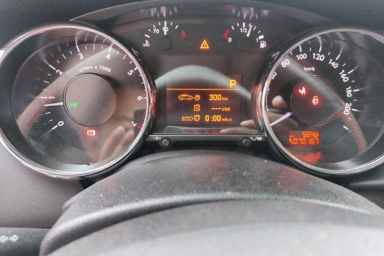 Used Peugeot 3008 2015 1.6THP Automatic Classic Edition Odometer Close Up