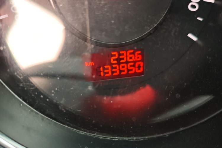 Used Peugeot 3008 2015 2.0L Automatic Trend Edition Odometer Close Up