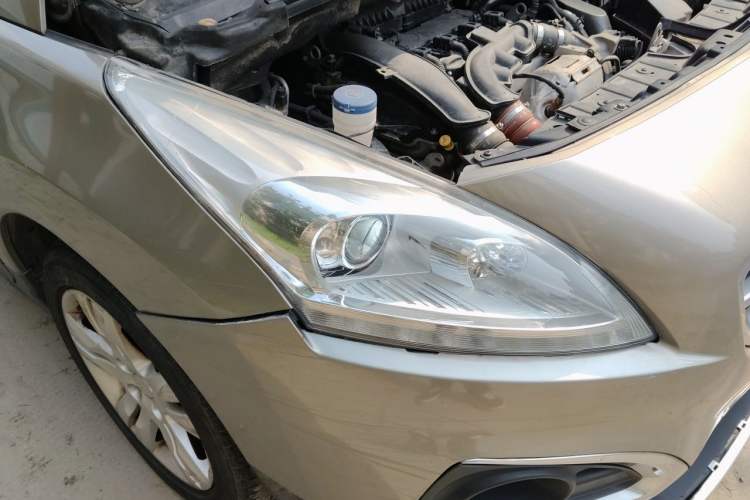 Used Peugeot 3008 2015 1.6THP Automatic Classic Edition Right Front Headlight