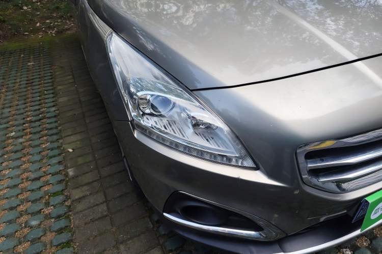 Used Peugeot 3008 2015 2.0L Automatic Classic Edition Right Front Headlight