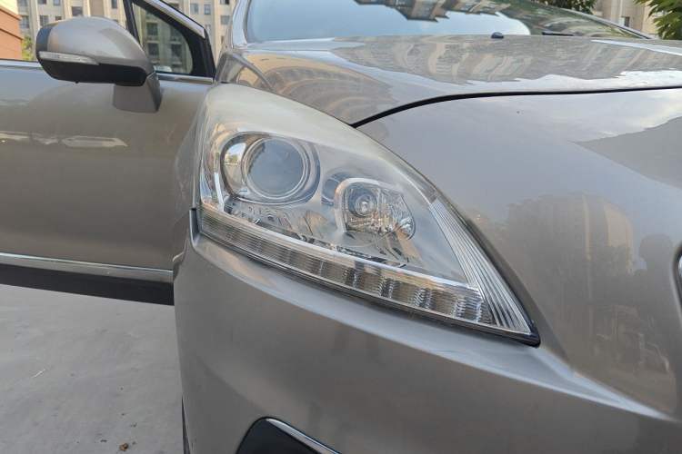 Used Peugeot 3008 2015 1.6THP Automatic Trend Edition Right Front Headlight
