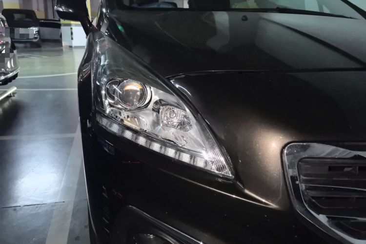 Used Peugeot 3008 2015 2.0L Automatic Trend Edition Right Front Headlight