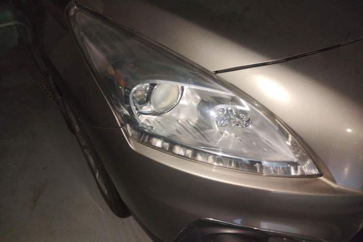 Used Peugeot 3008 2015 1.6THP Automatic Prestige Edition Right Front Headlight