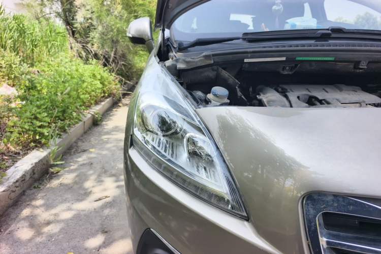 Used Peugeot 3008 2015 1.6THP Automatic Classic Edition Right Front Headlight