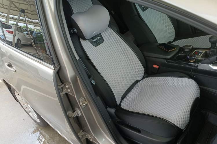 Used Peugeot 3008 2015 2.0L Manual Classic Edition Right Front Seat