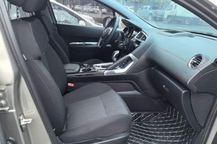 Used Peugeot 3008 2015 1.6THP Automatic Classic Edition Right Front Seat