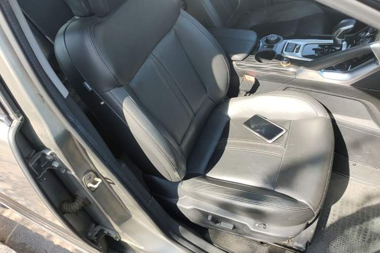 Used Peugeot 3008 2015 1.6THP Automatic Prestige Edition Right Front Seat