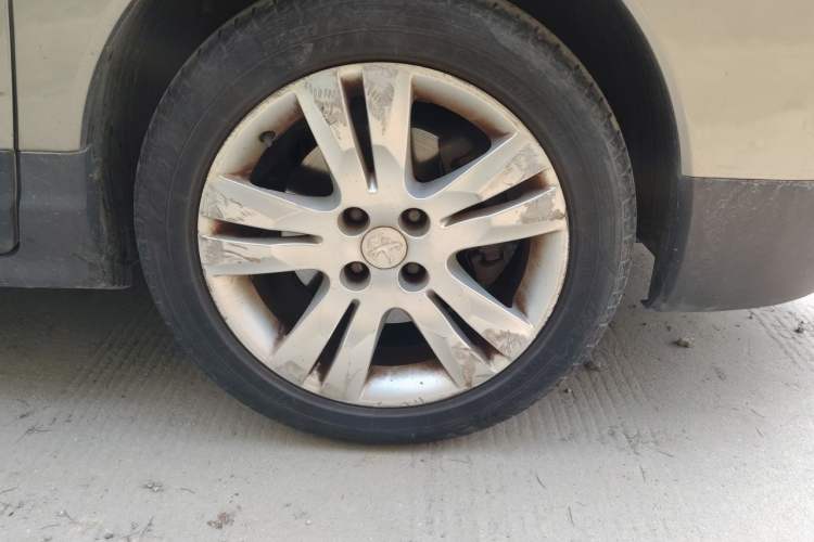 Used Peugeot 3008 2015 1.6THP Automatic Classic Edition Right Front Wheel Hub