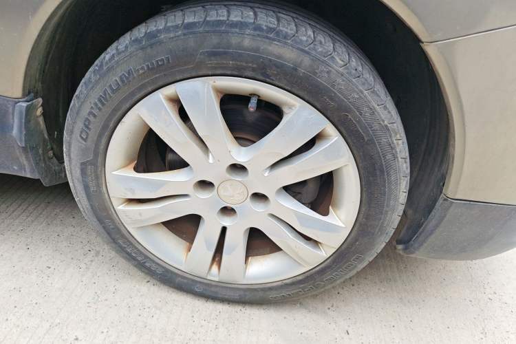 Used Peugeot 3008 2015 2.0L Automatic Trend Edition Right Front Wheel Hub