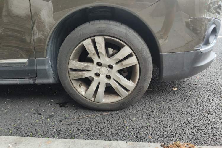 Used Peugeot 3008 2015 1.6THP Automatic Classic Edition Right Front Wheel Hub
