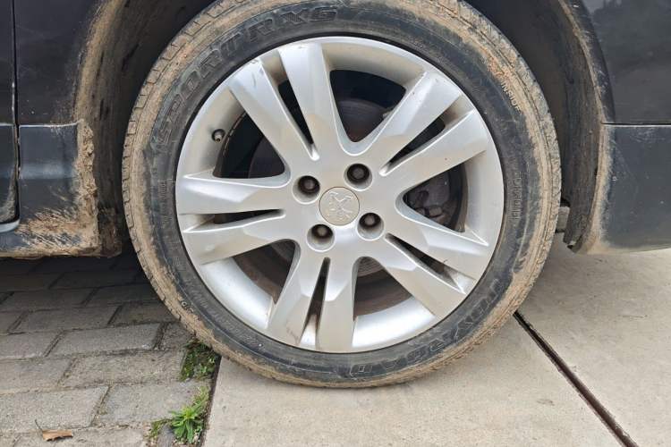 Used Peugeot 3008 2015 2.0L Manual Classic Edition Right Front Wheel Hub