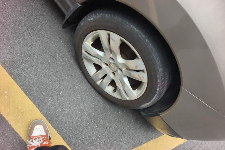 Used Peugeot 3008 2015 1.6THP Automatic Classic Edition Right Front Wheel Hub