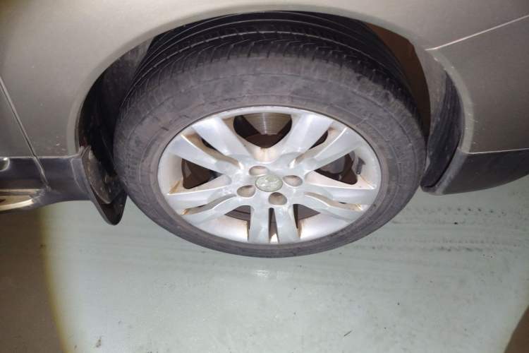 Used Peugeot 3008 2015 1.6THP Automatic Prestige Edition Right Front Wheel Hub