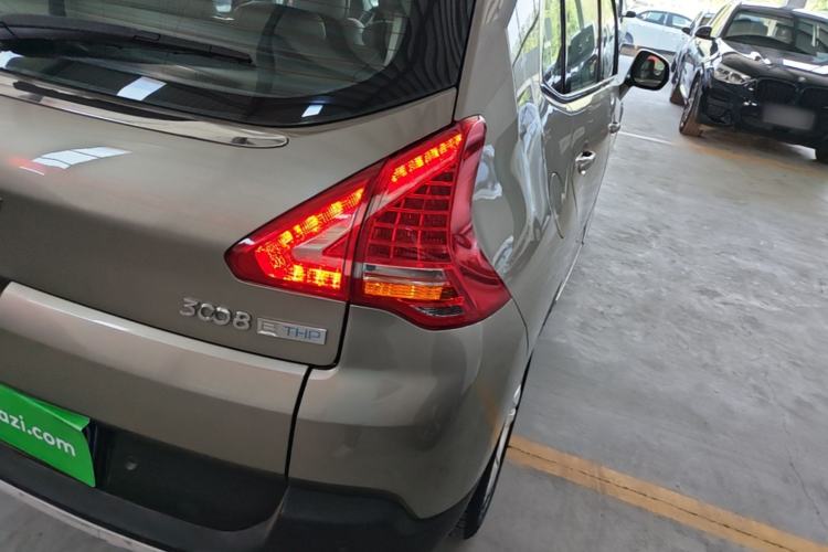 Used Peugeot 3008 2015 1.6THP Automatic Prestige Edition Right Rear Taillight
