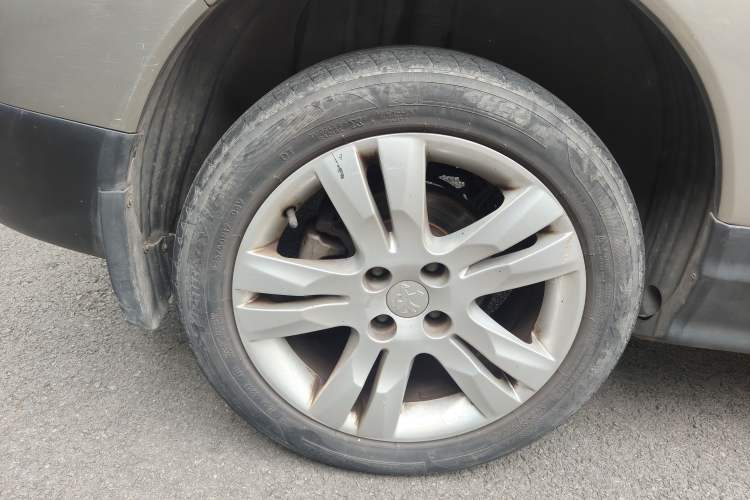 Used Peugeot 3008 2015 1.6THP Automatic Prestige Edition Right Rear Wheel Hub