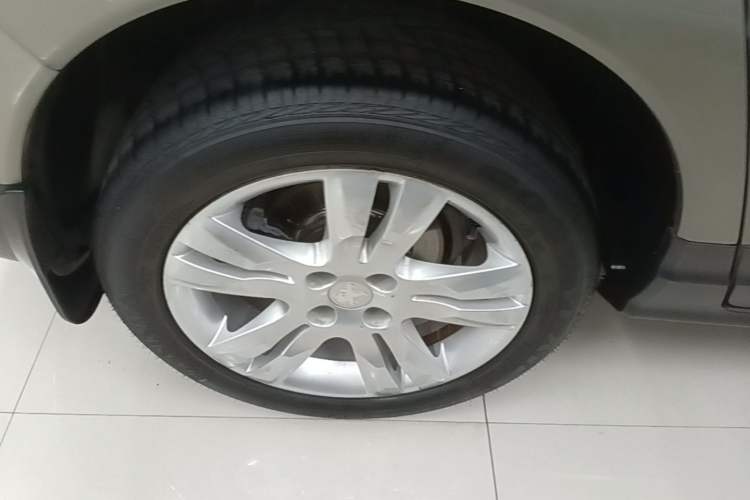 Used Peugeot 3008 2015 1.6THP Automatic Classic Edition Right Rear Wheel Hub