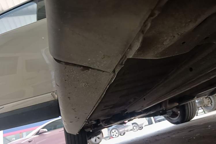Used Peugeot 3008 2015 2.0L Automatic Trend Edition Right Side Sill