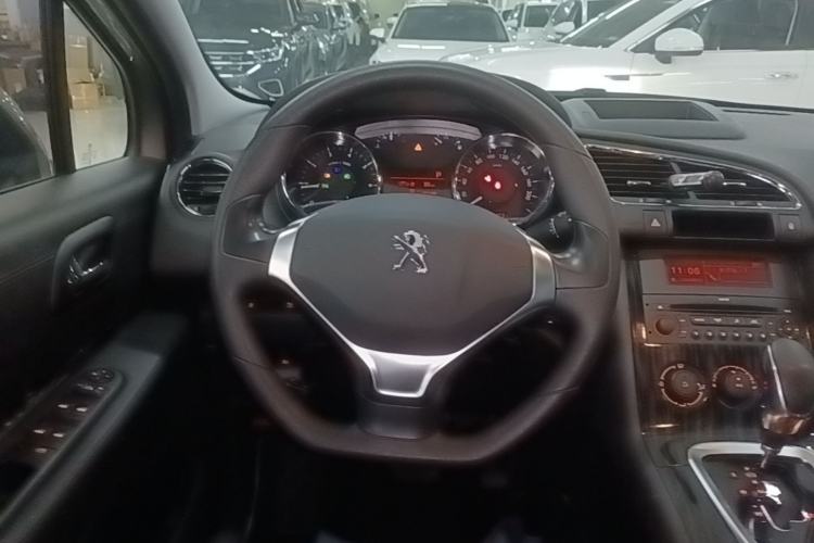 Used Peugeot 3008 2015 1.6THP Automatic Classic Edition Steering Wheel