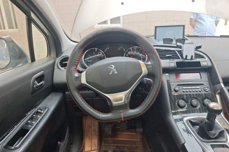 Used Peugeot 3008 2015 2.0L Manual Classic Edition Steering Wheel