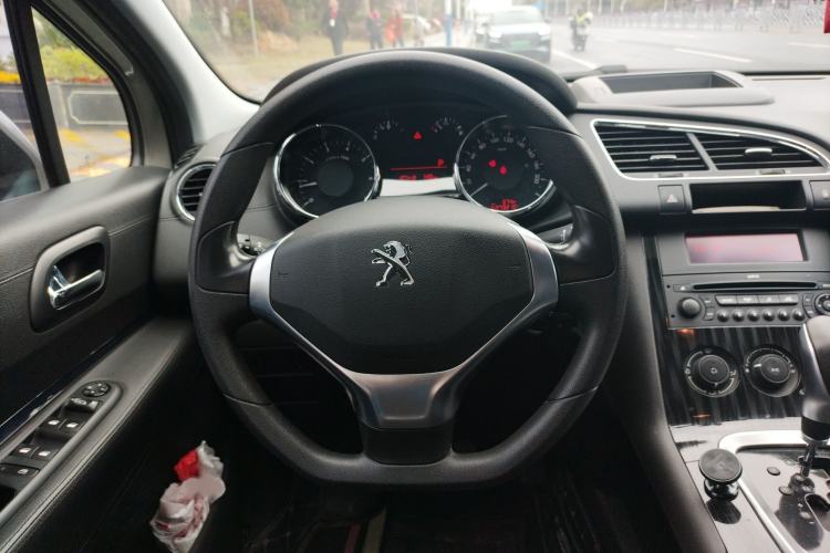 Used Peugeot 3008 2015 2.0L Automatic Classic Edition Steering Wheel