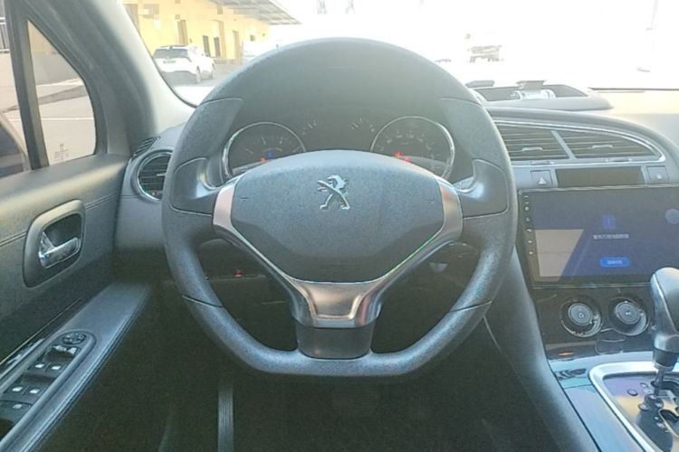 Used Peugeot 3008 2015 1.6THP Automatic Classic Edition Steering Wheel