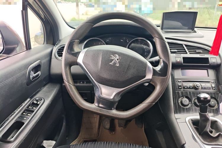 Used Peugeot 3008 2015 2.0L Manual Classic Edition Steering Wheel