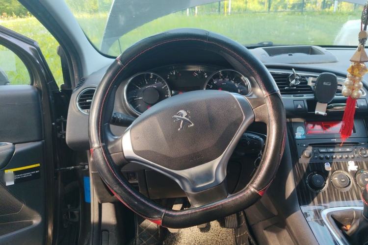 Used Peugeot 3008 2015 2.0L Manual Classic Edition Steering Wheel