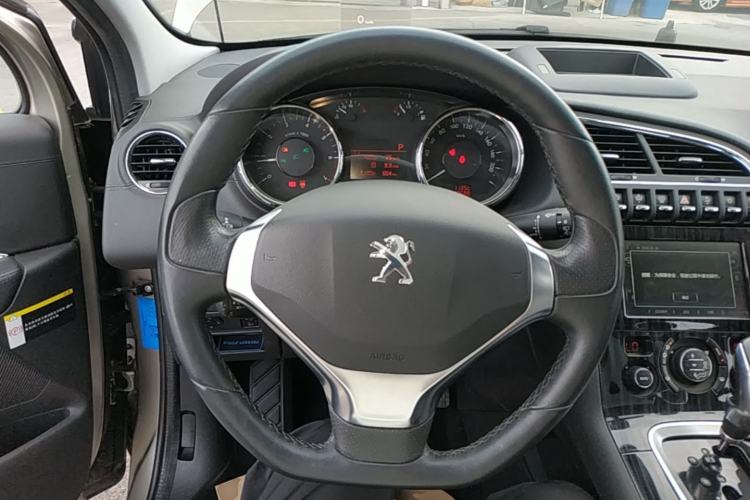 Used Peugeot 3008 2015 1.6THP Automatic Prestige Edition Steering Wheel
