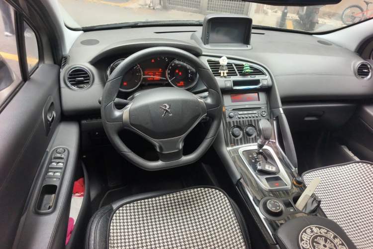 Used Peugeot 3008 2015 1.6THP Automatic Classic Edition Steering Wheel