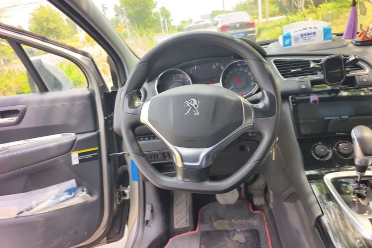 Used Peugeot 3008 2015 1.6THP Automatic Classic Edition Steering Wheel