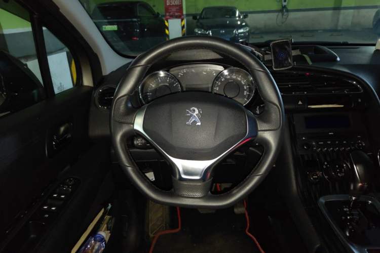 Used Peugeot 3008 2015 2.0L Automatic Trend Edition Steering Wheel