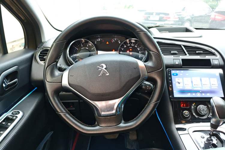 Used Peugeot 3008 2015 2.0L Automatic Trend Edition Steering Wheel