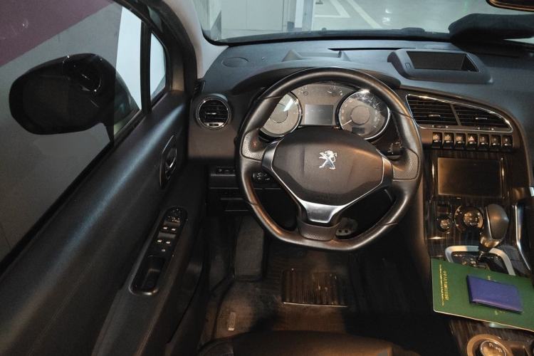 Used Peugeot 3008 2015 1.6THP Automatic Prestige Edition Steering Wheel