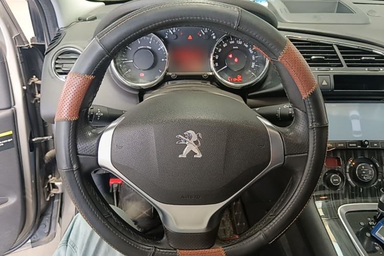 Used Peugeot 3008 2015 2.0L Automatic Trend Edition Steering Wheel