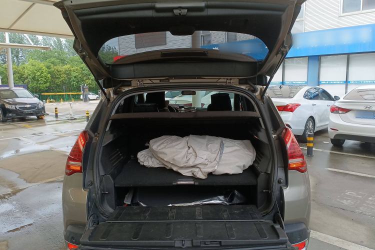 Used Peugeot 3008 2015 2.0L Manual Classic Edition Trunk