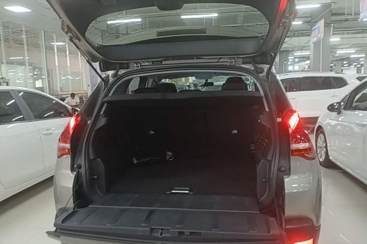 Used Peugeot 3008 2015 1.6THP Automatic Classic Edition Trunk
