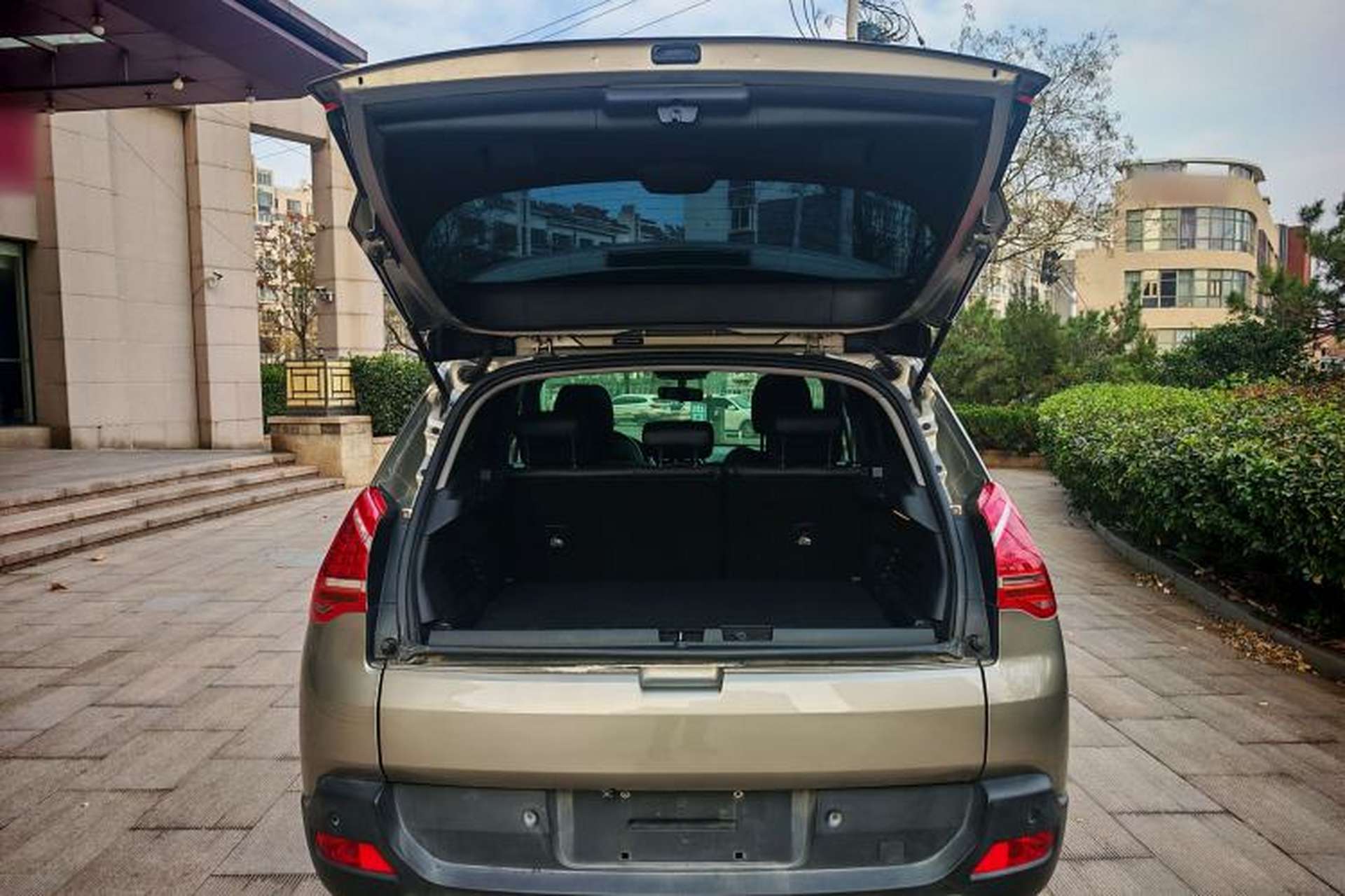 Used Peugeot 3008 2015 2.0L Manual Classic Edition Trunk