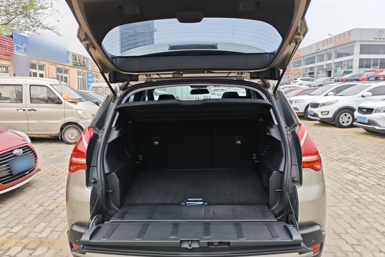 Used Peugeot 3008 2015 2.0L Automatic Classic Edition Trunk