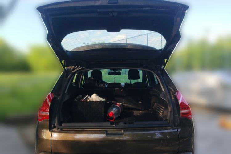 Used Peugeot 3008 2015 2.0L Manual Classic Edition Trunk