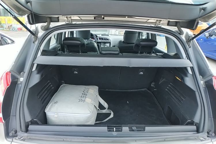 Used Peugeot 3008 2015 1.6THP Automatic Prestige Edition Trunk