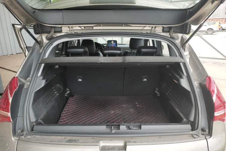 Used Peugeot 3008 2015 2.0L Automatic Trend Edition Trunk